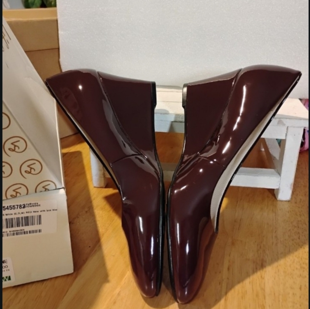 Life Stride Burgundy Wedge Shoes 8.5W - Picture 2 of 3